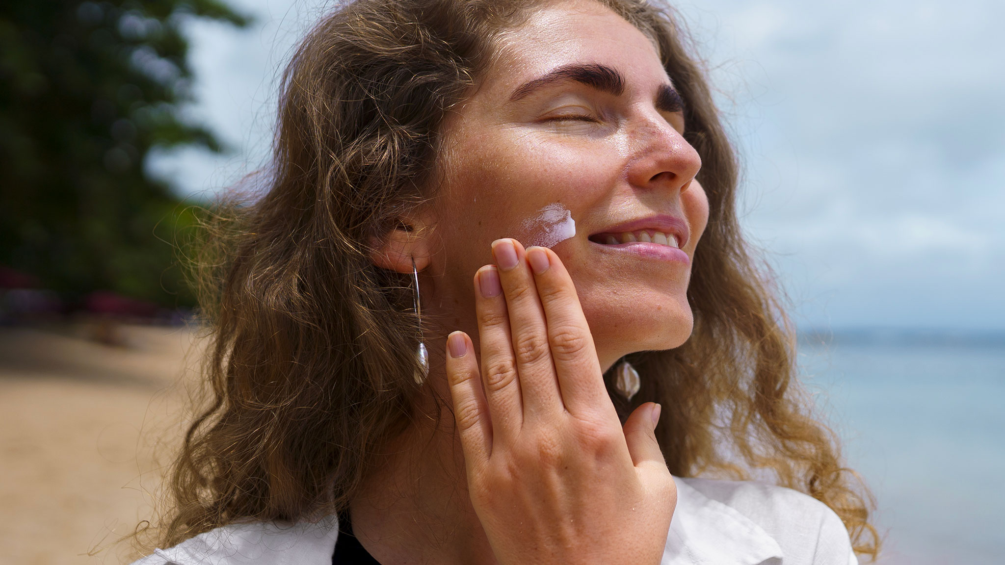 Crema viso con protezione solare: ecco la migliore per proteggere la pelle in estate!